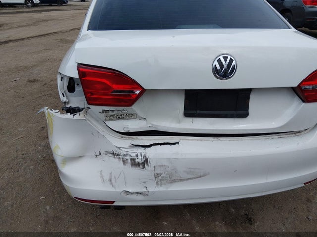 3VWD17AJ7EM242087 Volkswagen Jetta 1.8t Se