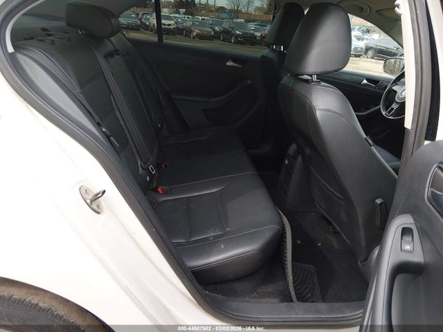 3VWD17AJ7EM242087 Volkswagen Jetta 1.8t Se