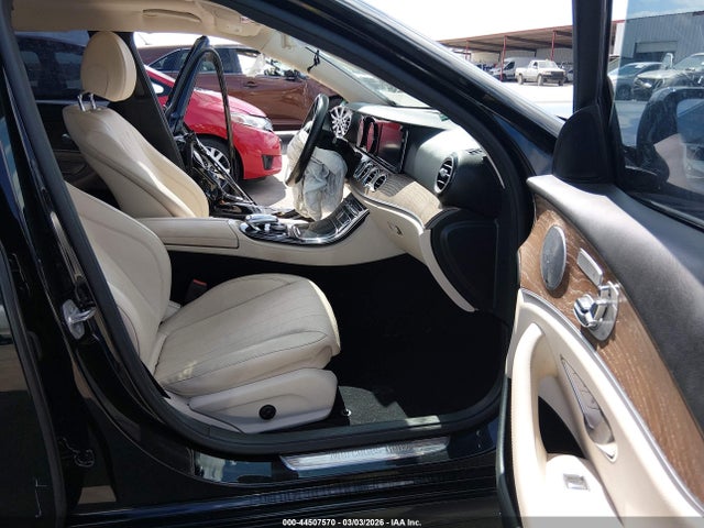 2017 MERCEDES-BENZ E 300 WDDZF4JB3HA256657 Photo 4