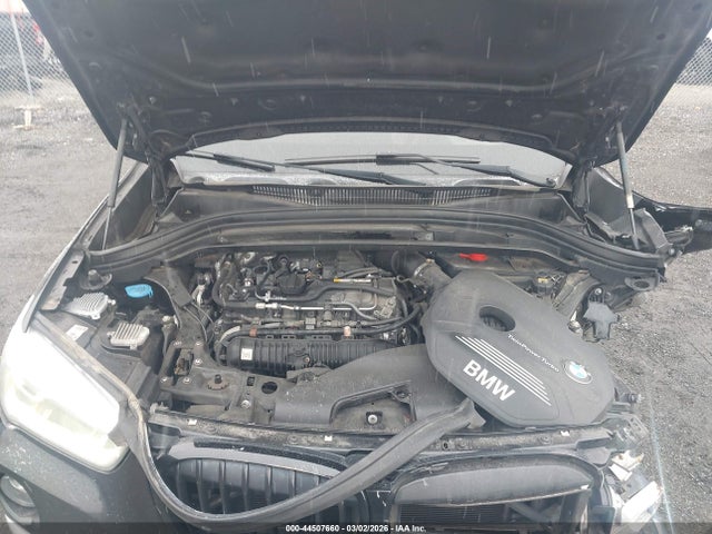 2016 BMW X1 WBXHT3C33G5E47989 Photo 9