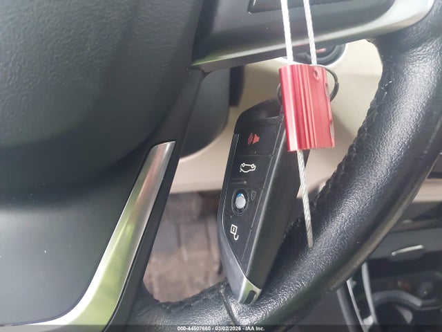 2016 BMW X1 WBXHT3C33G5E47989 Photo 10