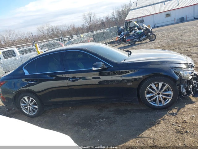 44507701 :رقم المزاد ، JN1EV7AR2JM432745 vin ، 2018 Infiniti Q50 3.0t Luxe مزاد بيع
