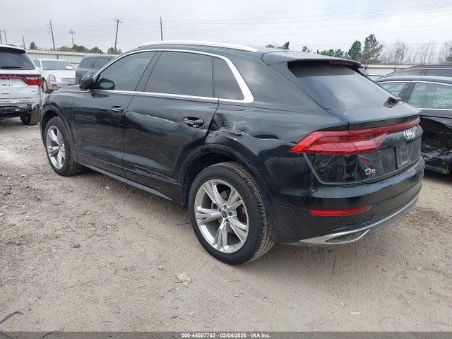 2022 AUDI Q8 WA1AVBF11ND034377 Photo 2