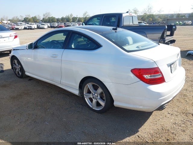 2013 MERCEDES-BENZ C 250 WDDGJ4HB8DF990266 Photo 2