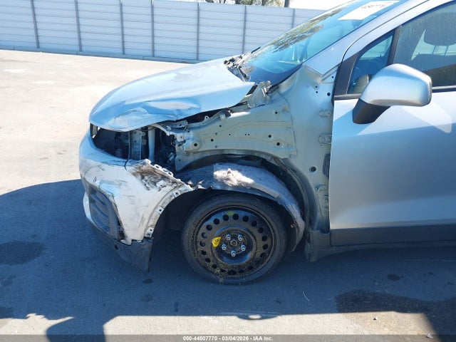 Chevrolet TRAX LS 2017 3GNCJKSB9HL239783 Image 6