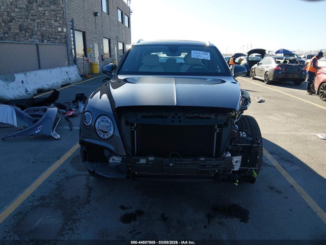 Bentley Bentayga V8 2019 SJAAM2ZV3KC025982 Image 13