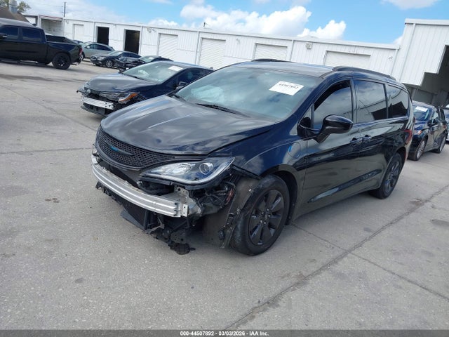2020 CHRYSLER PACIFICA HYBRID 2C4RC1L72LR267552 Photo 1