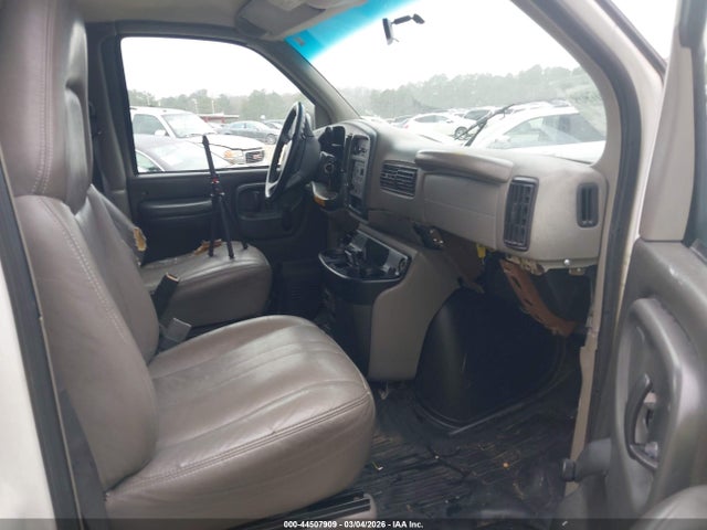 44507909 :رقم المزاد ، 1GAHG39R411237984 vin ، 2001 Chevrolet Express مزاد بيع