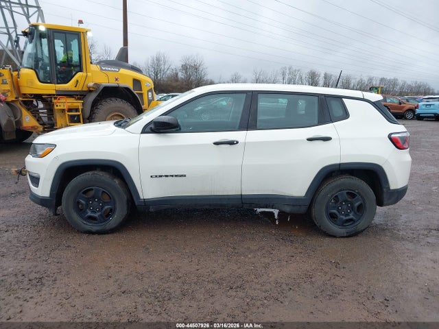 3C4NJCAB6JT308637 Jeep Compass Sport Fwd