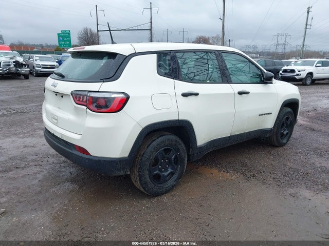 3C4NJCAB6JT308637 Jeep Compass Sport Fwd