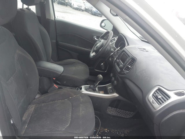 3C4NJCAB6JT308637 Jeep Compass Sport Fwd
