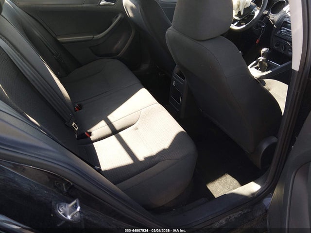 3VW1K7AJ2FM345984 Volkswagen Jetta 2.0l S