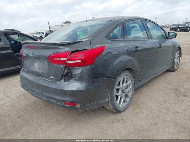 Ford FOCUS SE 2015 1FADP3F26FL220750 Image 4