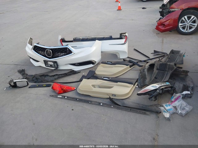 44507975 :رقم المزاد ، 19UUB2F59JA010078 vin ، 2018 Acura Tlx Tech Pkg مزاد بيع