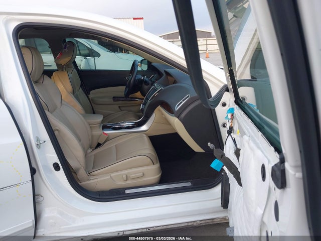 44507975 :رقم المزاد ، 19UUB2F59JA010078 vin ، 2018 Acura Tlx Tech Pkg مزاد بيع