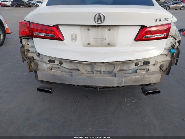 44507975 :رقم المزاد ، 19UUB2F59JA010078 vin ، 2018 Acura Tlx Tech Pkg مزاد بيع