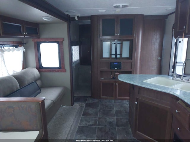 44507985 :رقم المزاد ، 4YDT28B21F7203268 vin ، 2015 Keystone Rv Hideout مزاد بيع
