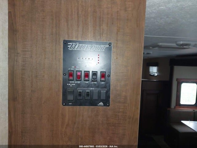 44507985 :رقم المزاد ، 4YDT28B21F7203268 vin ، 2015 Keystone Rv Hideout مزاد بيع