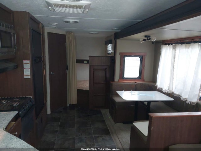 44507985 :رقم المزاد ، 4YDT28B21F7203268 vin ، 2015 Keystone Rv Hideout مزاد بيع