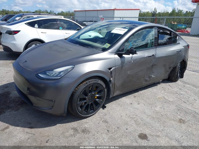2021 TESLA MODEL Y 5YJYGDEE8MF115589 Photo 1