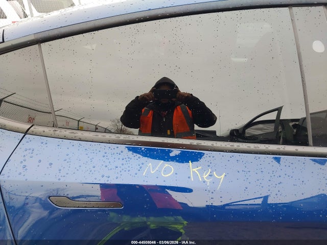2024 Tesla Model Y მანქანა იყიდება აუქციონზე, vin: 7SAYGDED1RF009163, აუქციონის ნომერი: 44508046