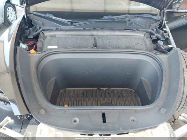 44508052 :رقم المزاد ، 7SAYGDEE9NF352273 vin ، 2022 Tesla Model Y Long Range Dual Motor All-wheel Drive مزاد بيع