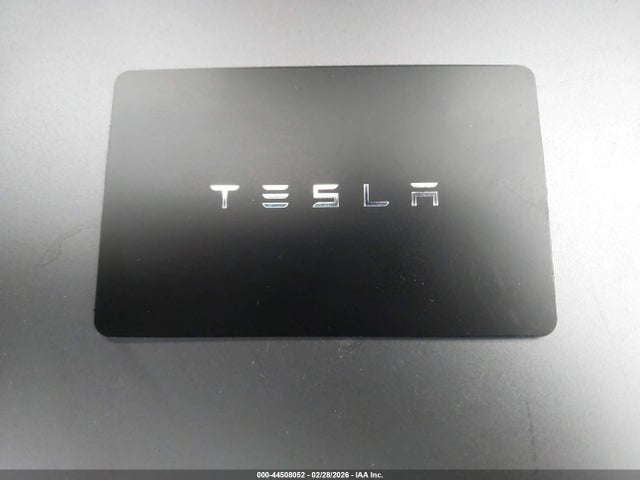 44508052 :رقم المزاد ، 7SAYGDEE9NF352273 vin ، 2022 Tesla Model Y Long Range Dual Motor All-wheel Drive مزاد بيع