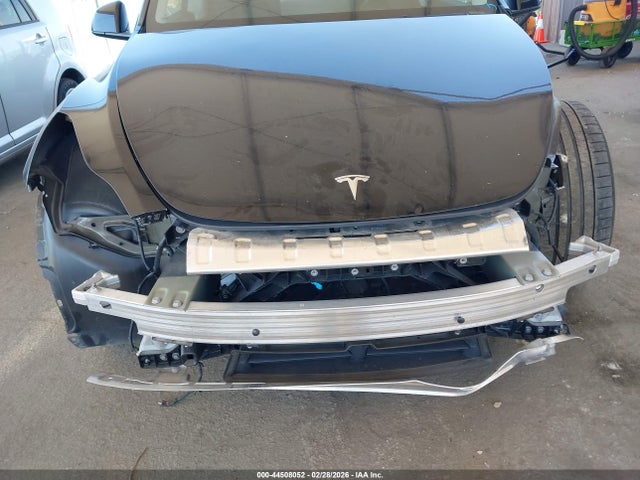 44508052 :رقم المزاد ، 7SAYGDEE9NF352273 vin ، 2022 Tesla Model Y Long Range Dual Motor All-wheel Drive مزاد بيع