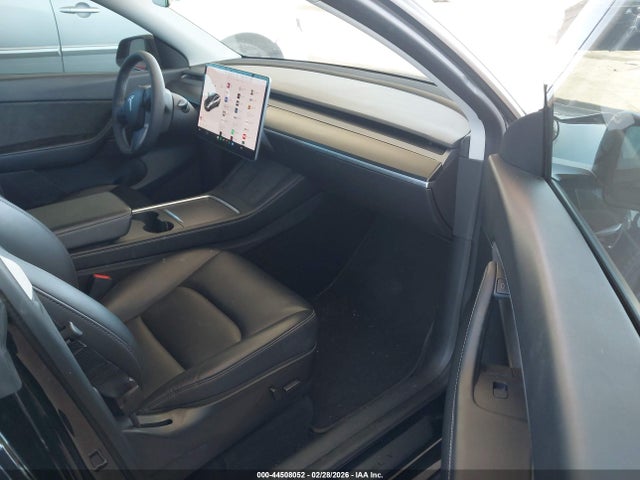 44508052 :رقم المزاد ، 7SAYGDEE9NF352273 vin ، 2022 Tesla Model Y Long Range Dual Motor All-wheel Drive مزاد بيع