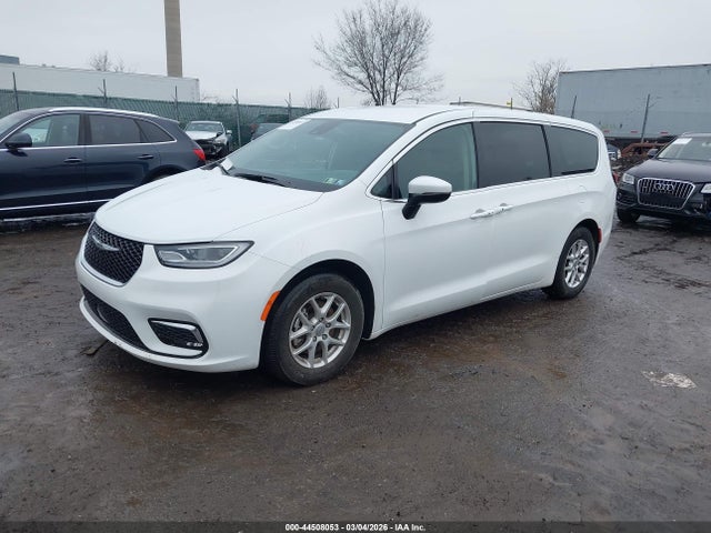 Chrysler Pacifica Touring L 2023 2C4RC1BG0PR628977 Image 2