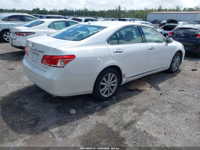 44508110 :رقم المزاد ، JTHBK1EG1B2417700 vin ، 2011 Lexus Es 350 مزاد بيع