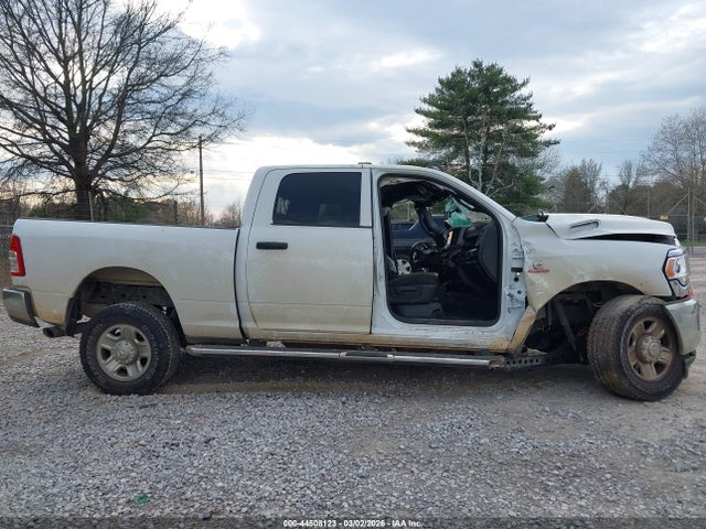 3C6UR5CL8RG244912 RAM 2500 Tradesman 4x4 6&#039;4 Box