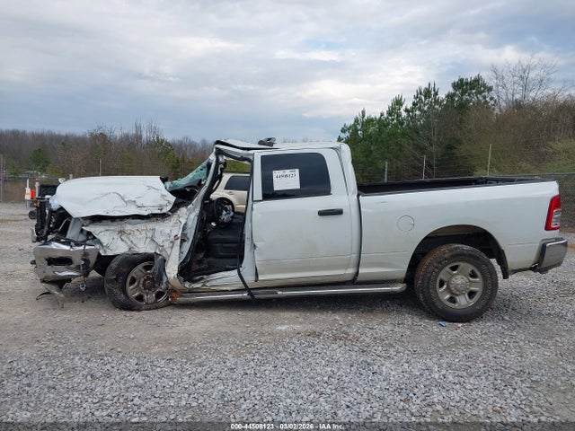 3C6UR5CL8RG244912 RAM 2500 Tradesman 4x4 6&#039;4 Box