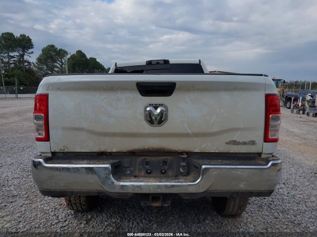 3C6UR5CL8RG244912 RAM 2500 Tradesman 4x4 6&#039;4 Box