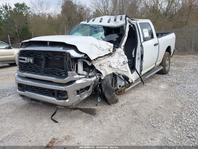 3C6UR5CL8RG244912 RAM 2500 Tradesman 4x4 6&#039;4 Box