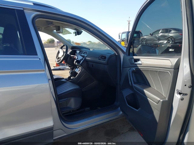 3VV3B7AX2RM166611 Volkswagen Tiguan 2.0t Se/2.0t Wolfsburg Edition