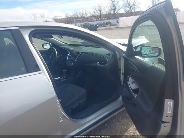 2019 CHEVROLET MALIBU 1G1ZD5ST1KF177178 Photo 4