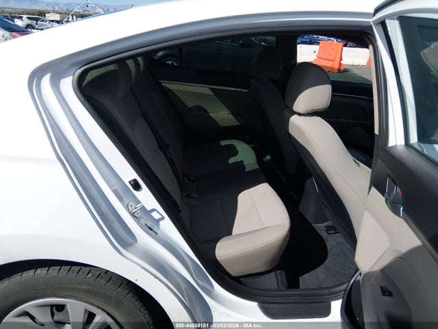 2019 HYUNDAI ELANTRA 5NPD74LF1KH495514 Photo 7