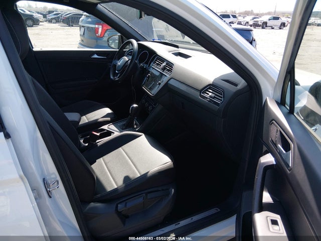 2021 Volkswagen Tiguan 2.0t Se/2.0t Se R-line Black/2.0t Sel მანქანა იყიდება აუქციონზე, vin: 3VV3B7AX8MM052640, აუქციონის ნომერი: 44508163