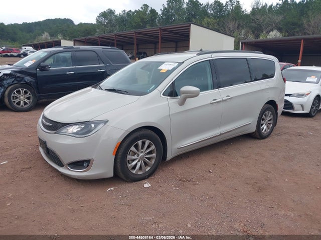 Auction sale of the 2017 Chrysler Pacifica Touring-l, vin: 2C4RC1BG7HR635023, lot number: 44508164