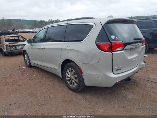 Auction sale of the 2017 Chrysler Pacifica Touring-l, vin: 2C4RC1BG7HR635023, lot number: 44508164