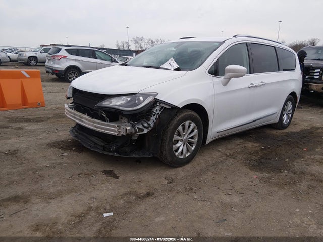 Продажа на аукционе авто 2018 Chrysler Pacifica Touring L, vin: 2C4RC1BG9JR144023, номер лота: 44508244