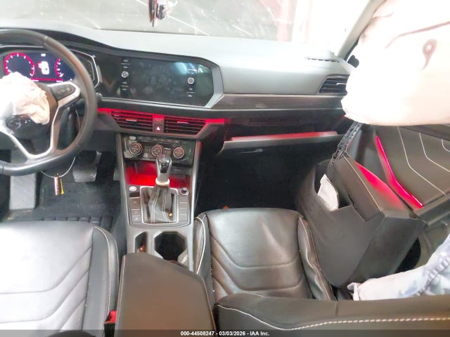 2022 Volkswagen Jetta 1.5t Sel მანქანა იყიდება აუქციონზე, vin: 3VWGM7BU3NM031031, აუქციონის ნომერი: 44508247