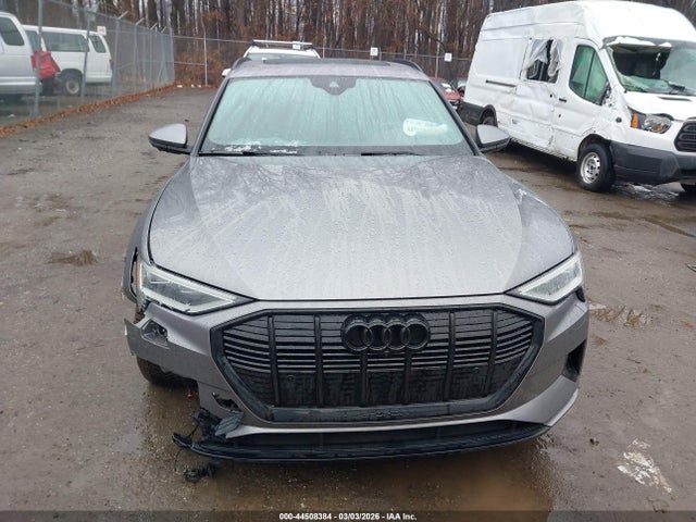 WA1LAAGE7NB008524 Audi E-tron Premium Plus Quattro