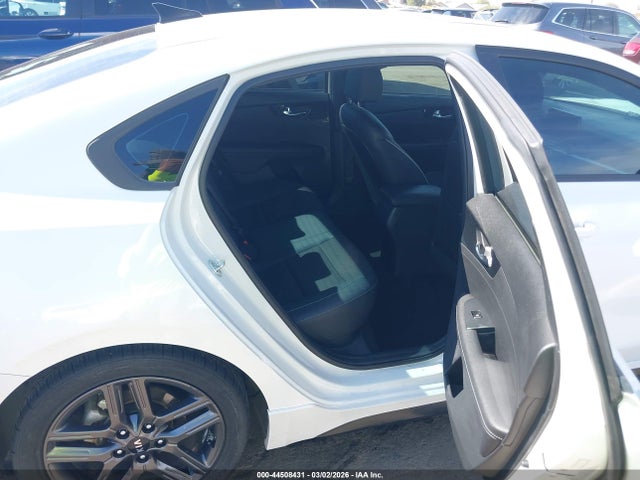3KPF34AD5ME339621 KIA Forte Gt-line