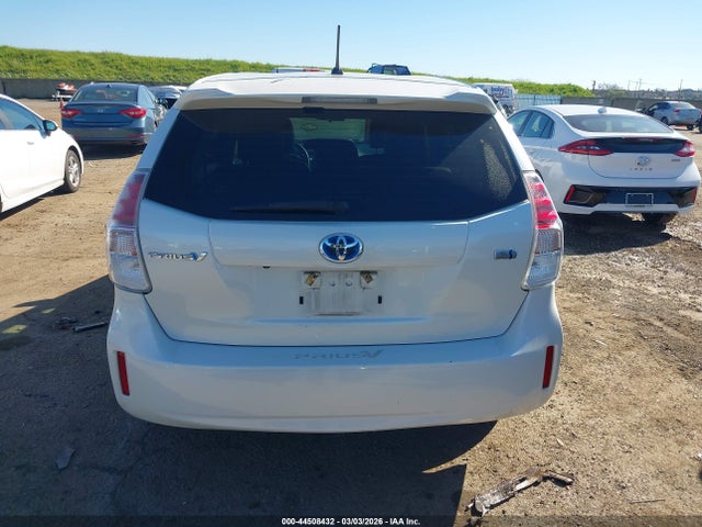 Toyota Prius V Two 2015 JTDZN3EU1FJ017785 Image 16