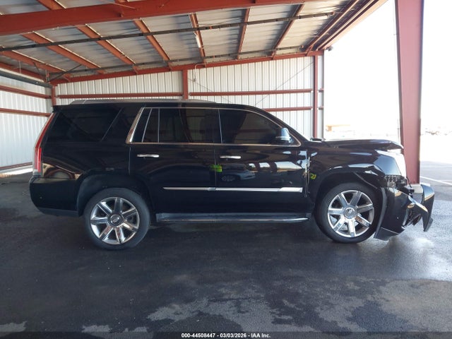 1GYS3BKJ8JR114837 Cadillac Escalade Luxury