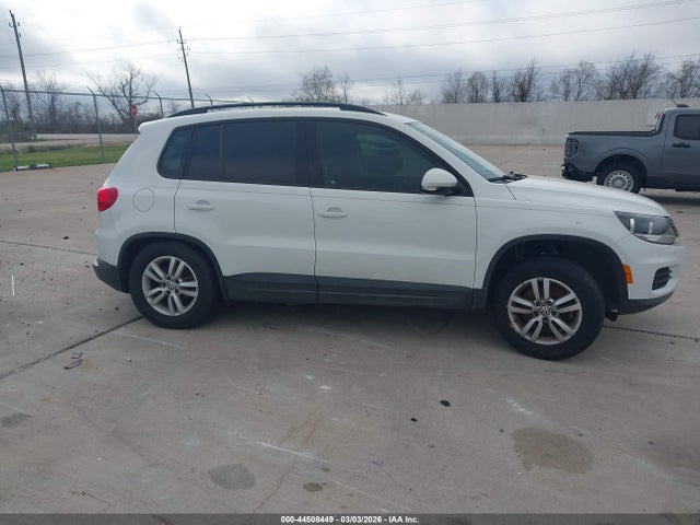 WVGAV7AX9FW529569 Volkswagen TIGUAN S
