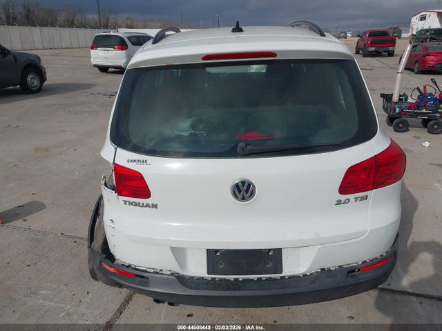 WVGAV7AX9FW529569 Volkswagen TIGUAN S