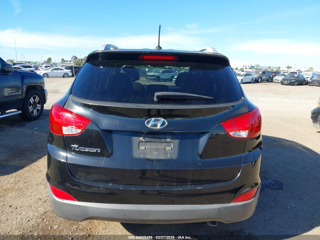 KM8JU3AG2FU090349 Hyundai TUCSON SE
